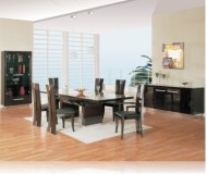 D99 7 Pc. Dining Room Set